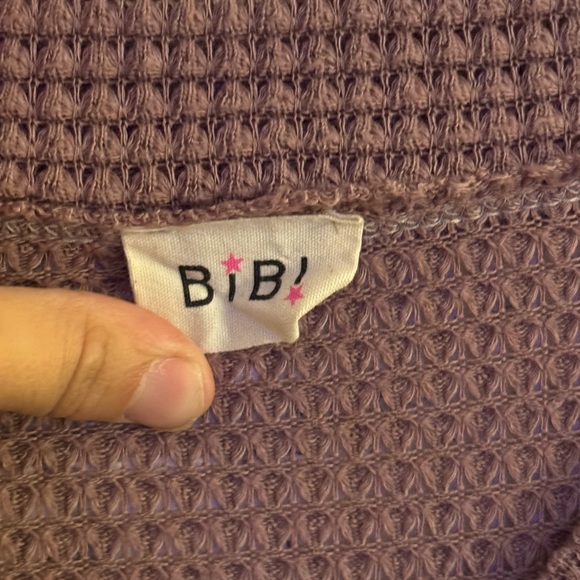 BiBi V-Neck Sweater - Picture 2 of 2